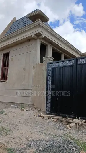 4bdrm House in ዱከም ከተማ, East Shewa for sale