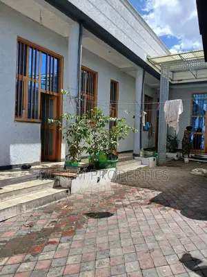 Furnished 5bdrm House in ዱከም ከተማ, East Shewa for sale