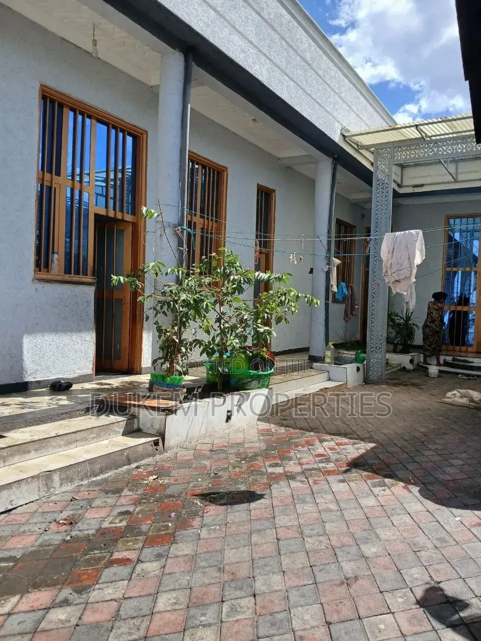 Furnished 5bdrm House in ዱከም ከተማ, East Shewa for sale