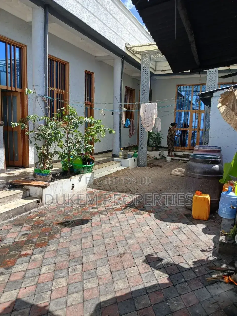 Furnished 5bdrm House in ዱከም ከተማ, East Shewa for sale