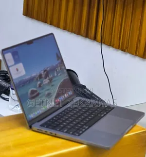 New Laptop Apple MacBook Pro 32GB Apple M1 Pro SSD 512GB