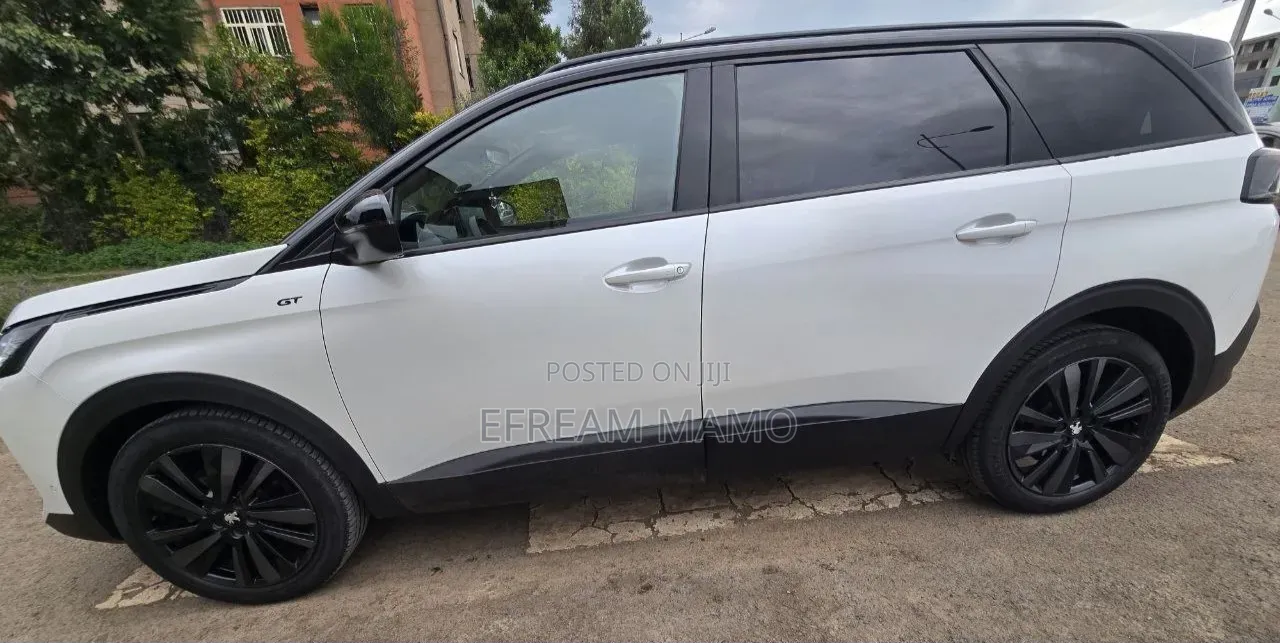 Peugeot 5008 2022