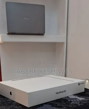 New Laptop Apple MacBook Air 2025 M4 16GB Apple M4 Pro SSD 512GB