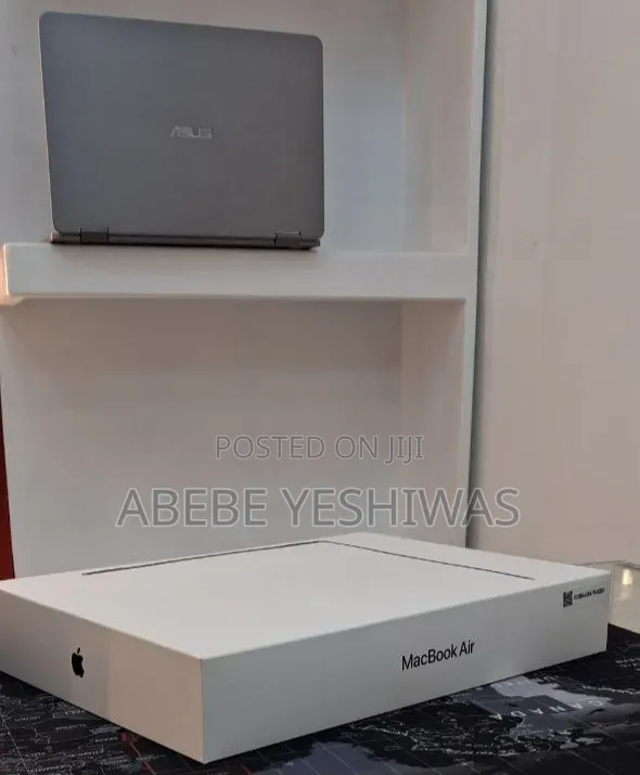 New Laptop Apple MacBook Air 2025 M4 16GB Apple M4 Pro SSD 512GB