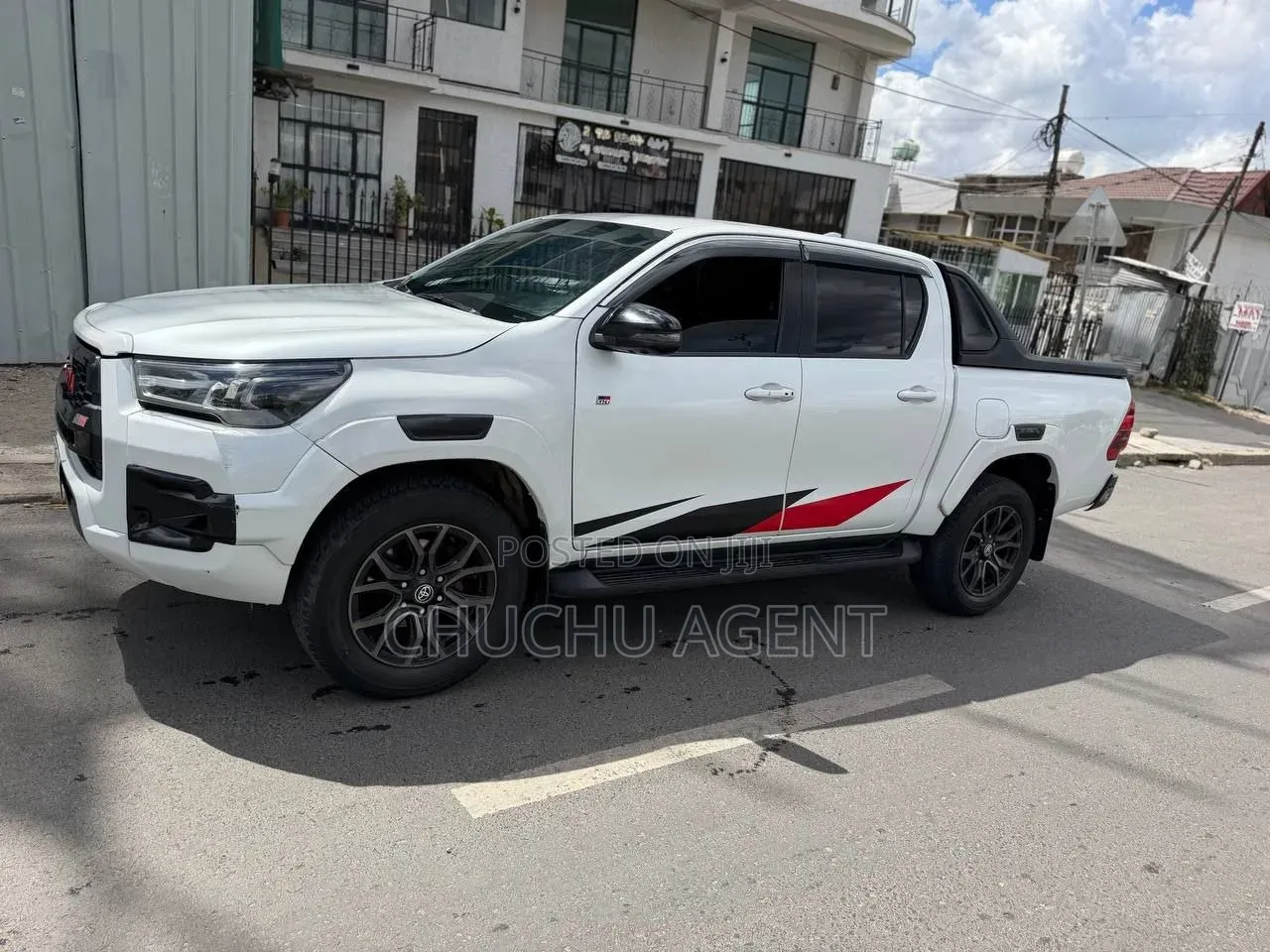 Toyota Hilux 2022 White