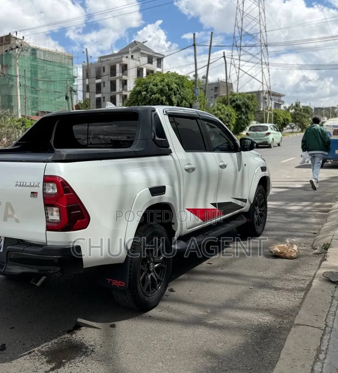 Toyota Hilux 2022 White