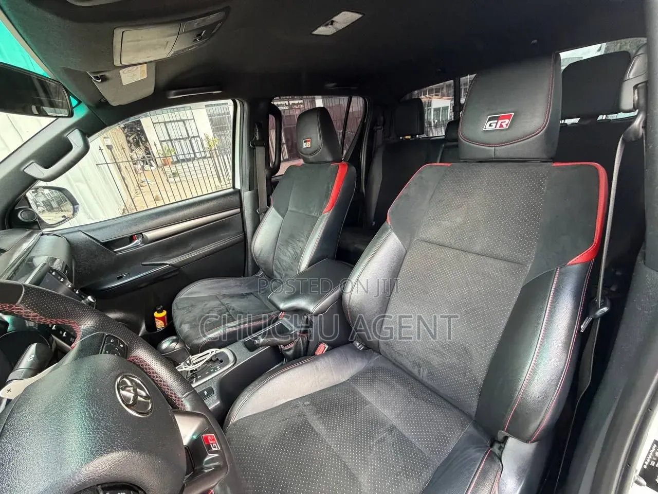 Toyota Hilux 2022 White