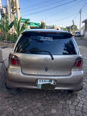 Toyota Vitz 1.0 FWD 3dr 2001 Gray