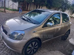 Toyota Vitz 1.0 FWD 3dr 2001 Gray