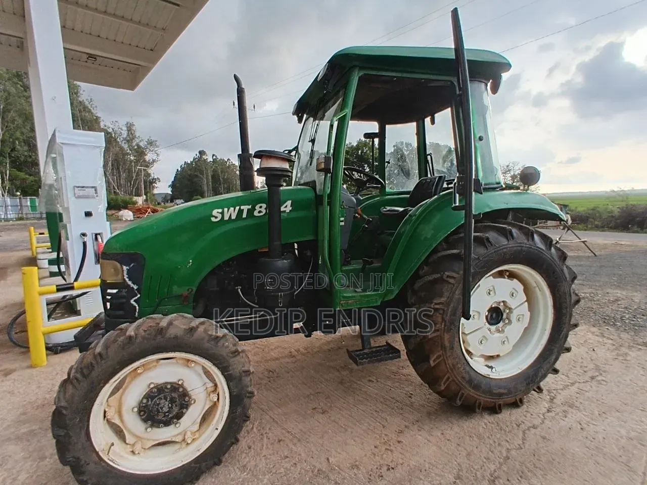 Tractor Swt804