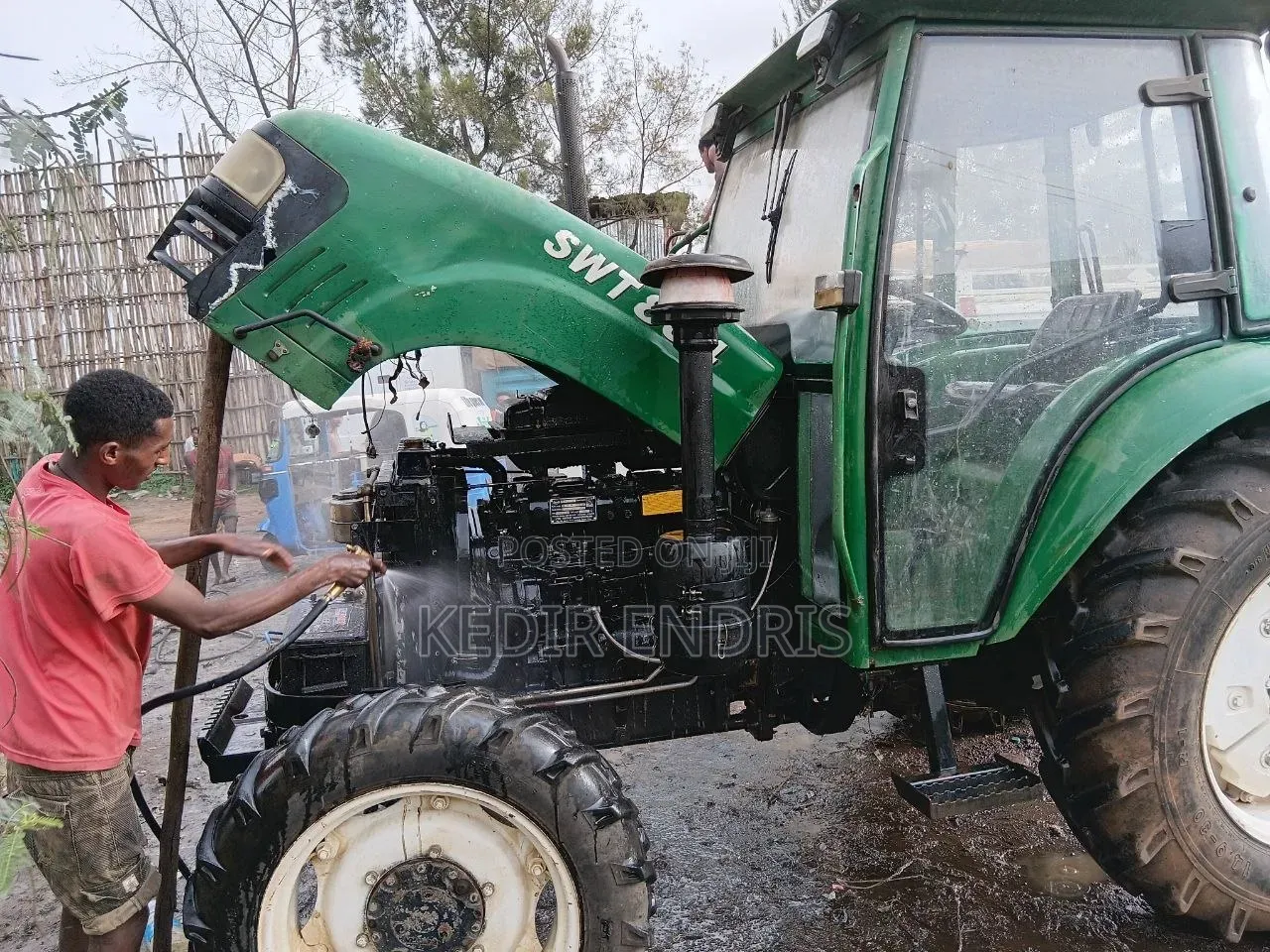 Tractor Swt804
