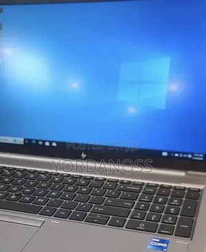 New Laptop HP ZBook Firefly G8 16GB Intel Core i7 SSD 512GB