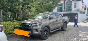 Toyota Hilux 2022 Green