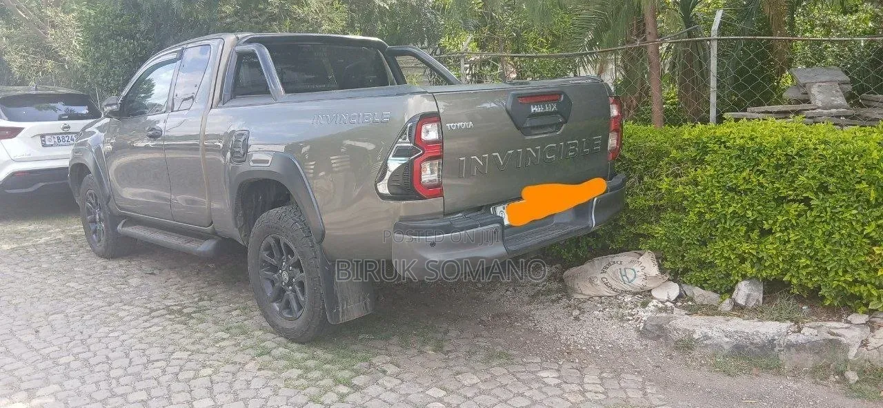 Toyota Hilux 2022 Green