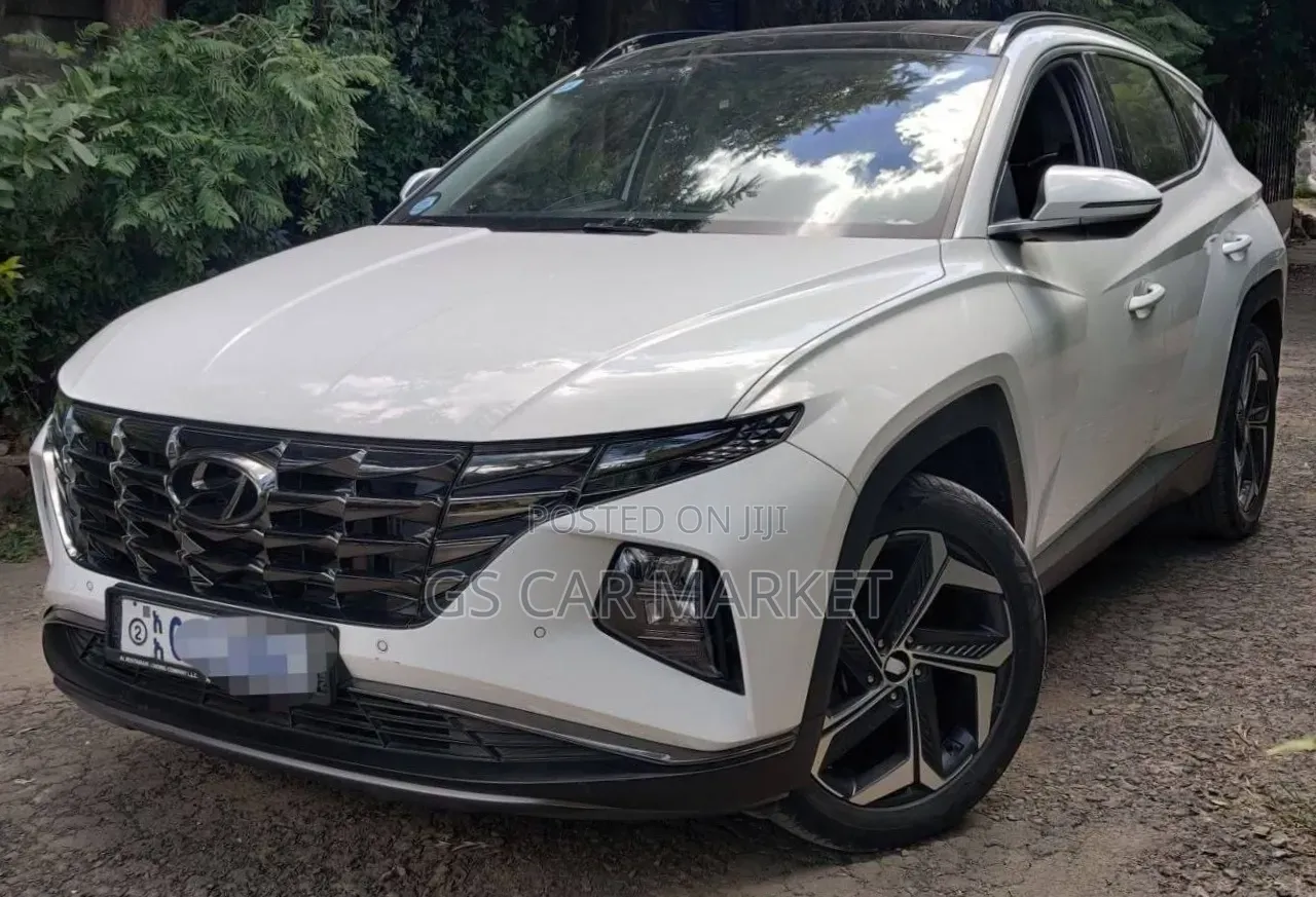 Hyundai Tucson 2022 White