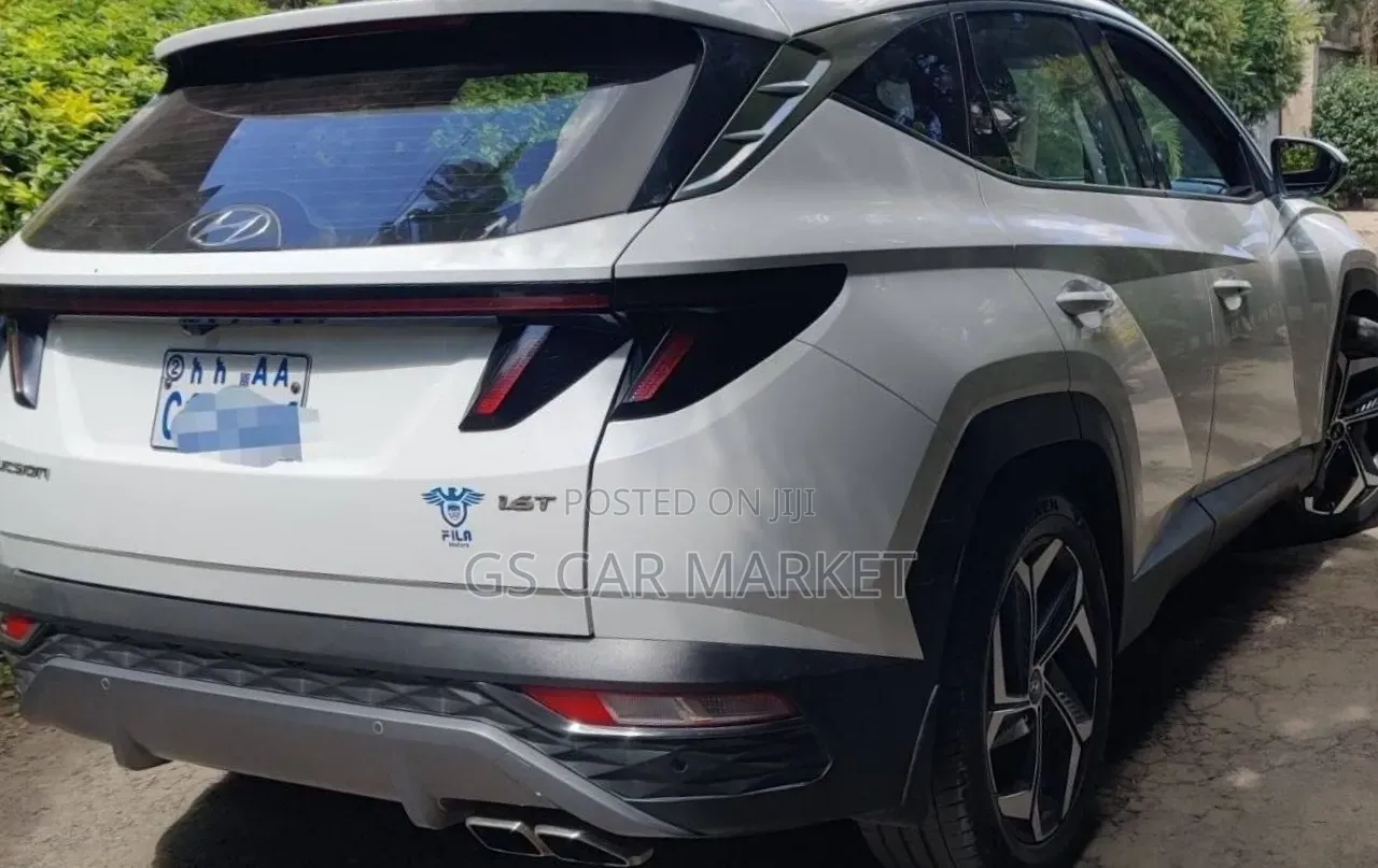 Hyundai Tucson 2022 White