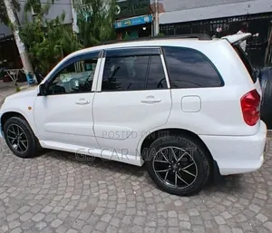 Toyota RAV4 2005 White