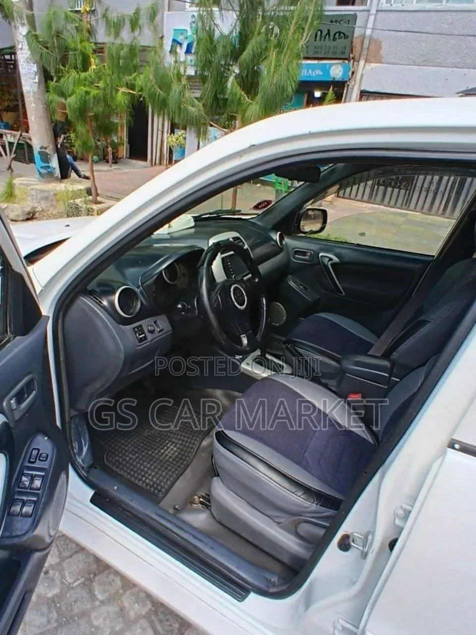 Toyota RAV4 2005 White