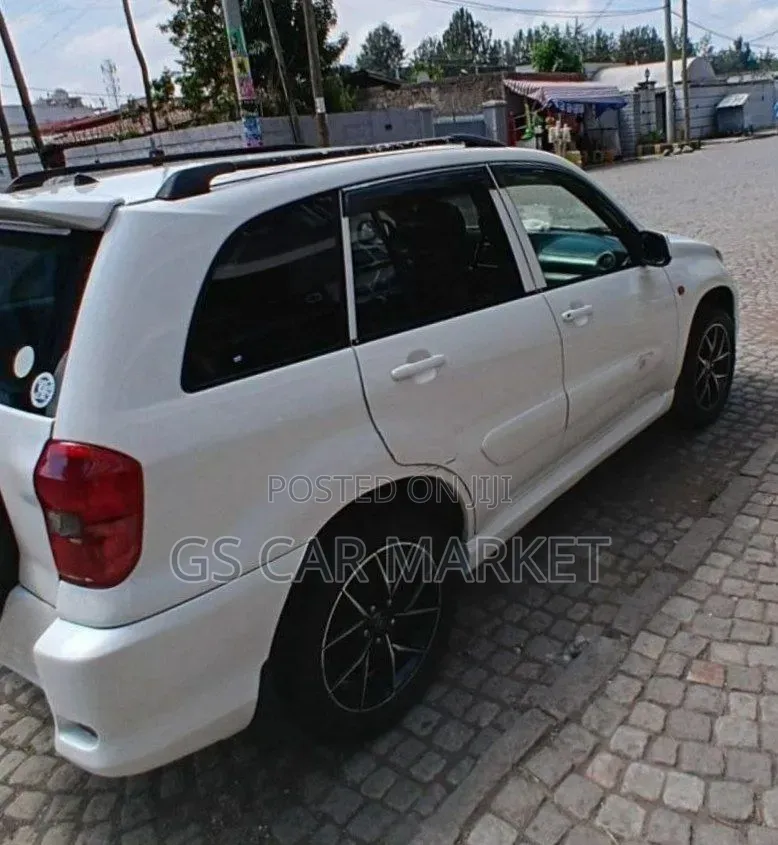 Toyota RAV4 2005 White