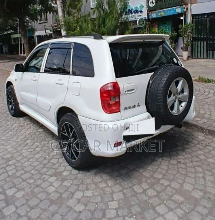 Toyota RAV4 2005 White