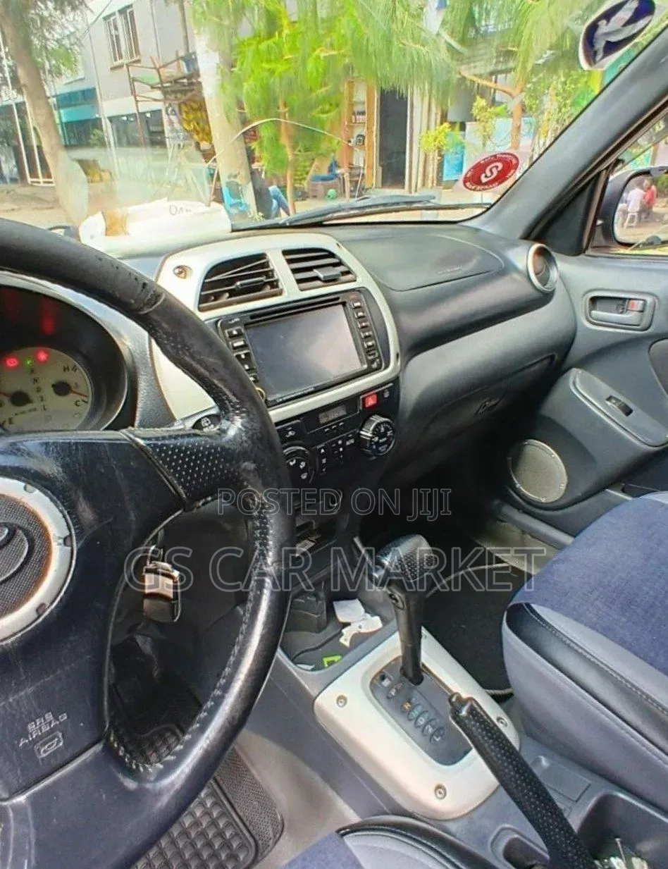 Toyota RAV4 2005 White