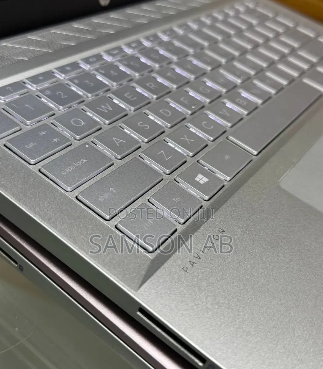 New Laptop HP Pavilion 14 16GB Intel Core i5 SSD 256GB