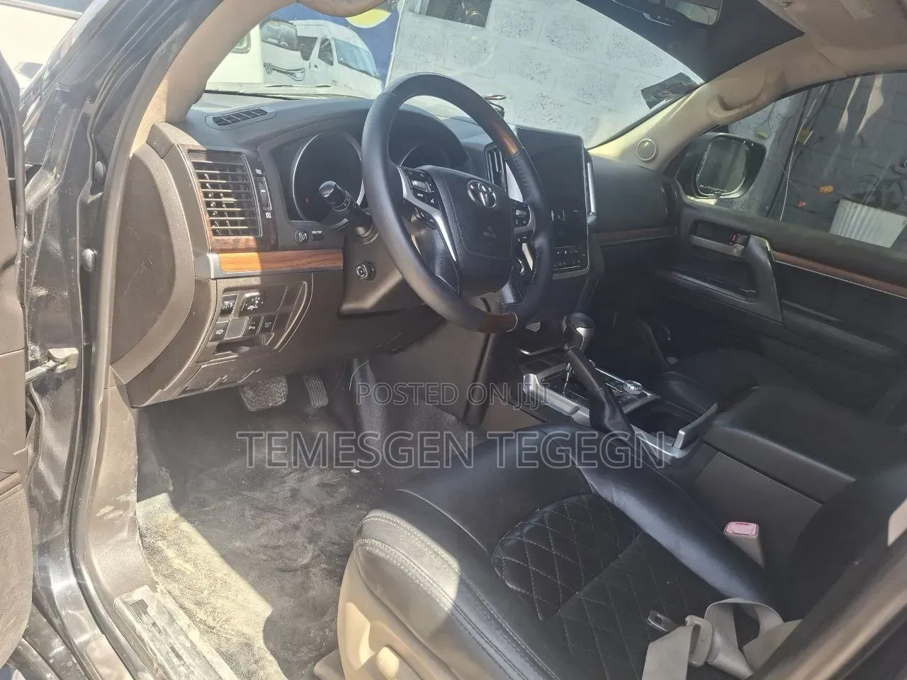 Toyota Land Cruiser 2014