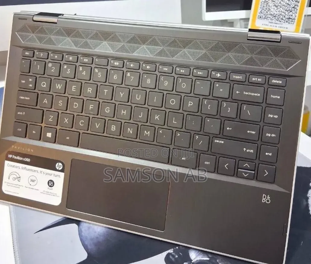 New Laptop HP Pavilion 14 8GB Intel Core i3 SSD 256GB