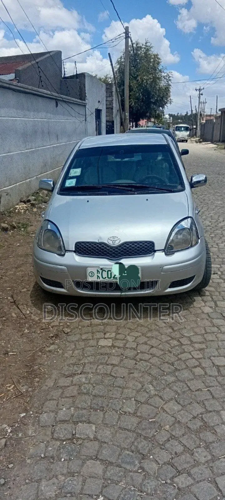 Toyota Vitz 2002 Silver