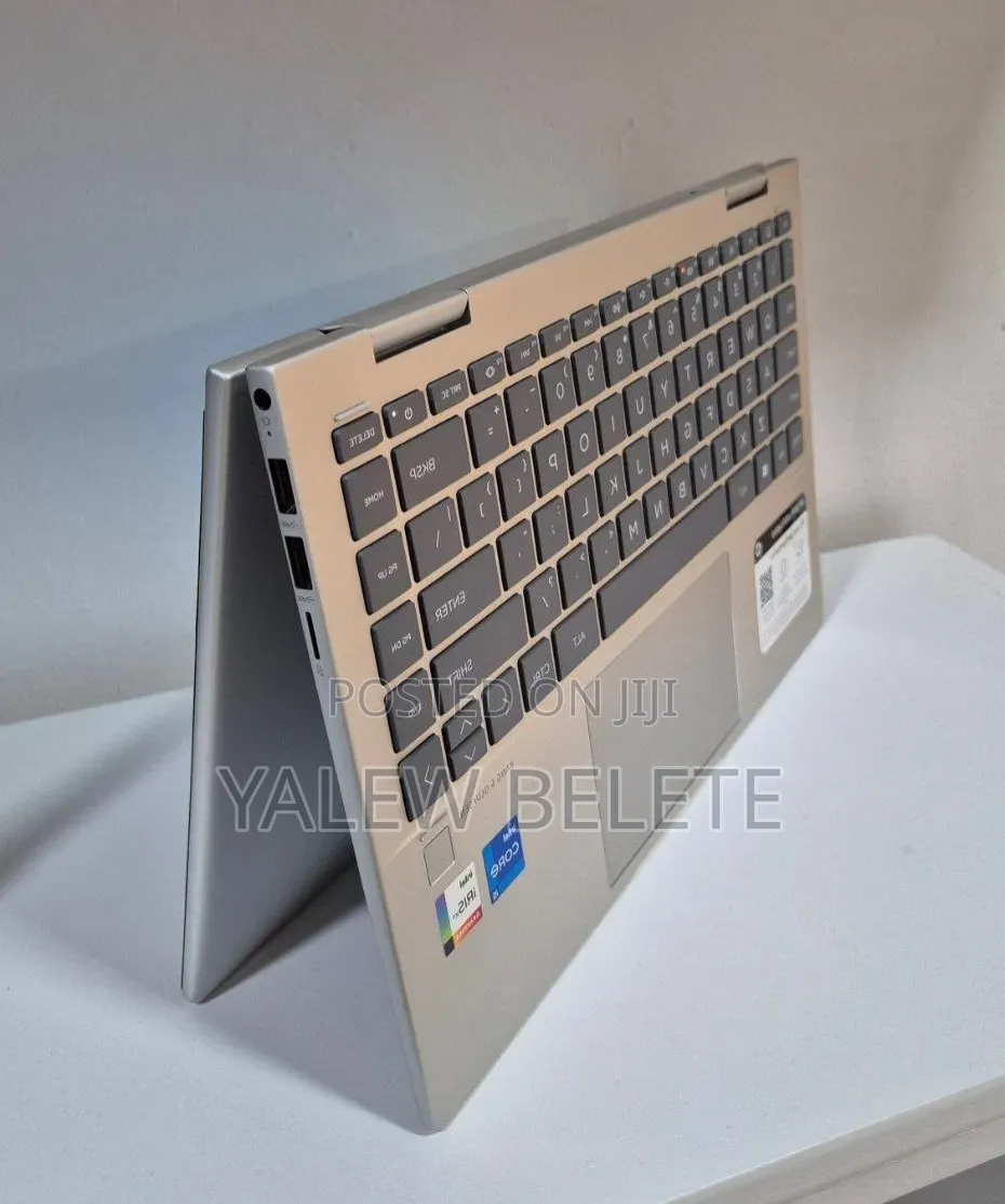 New Laptop HP Envy X360 8GB Intel Core i5 SSD 512GB
