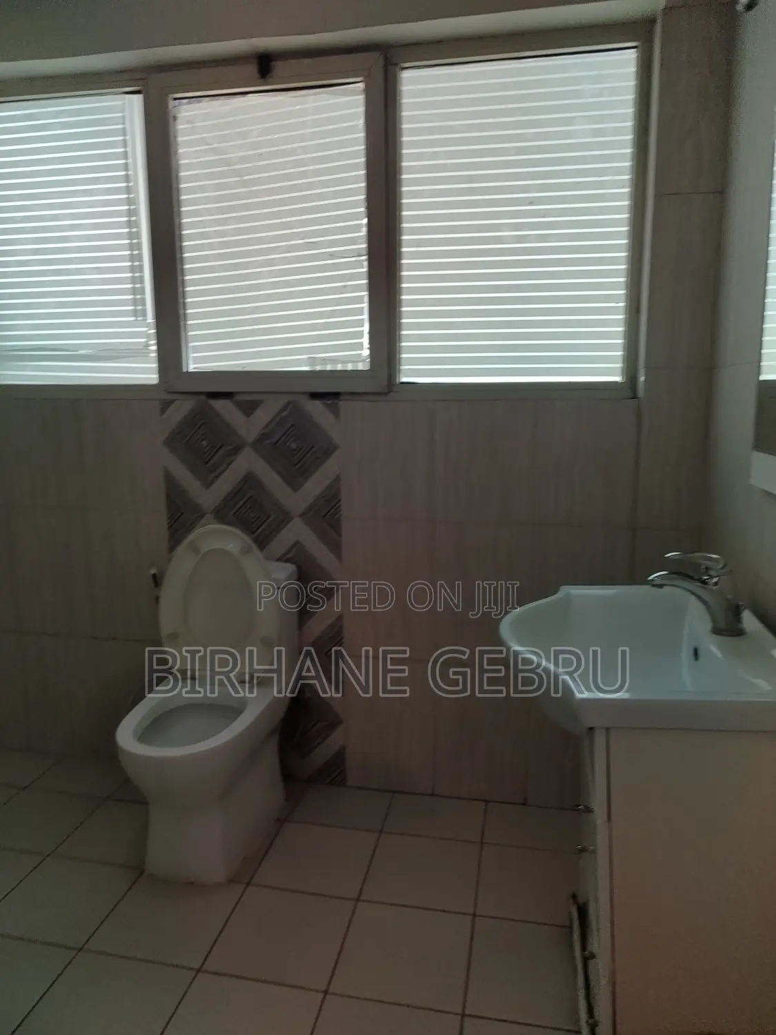 Furnished 6bdrm House in G+2 House, Bole for rent