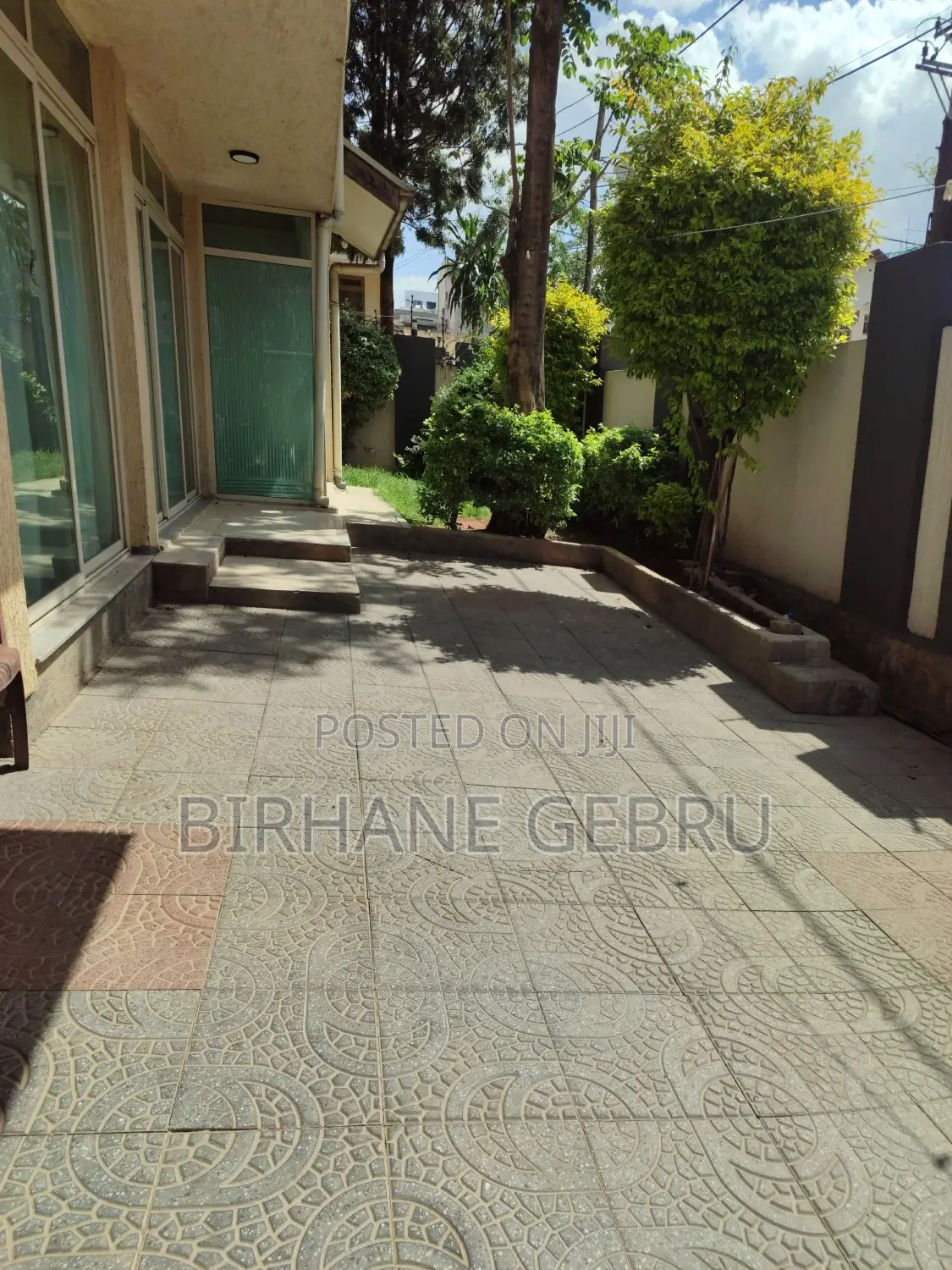 Furnished 6bdrm House in G+2 House, Bole for rent