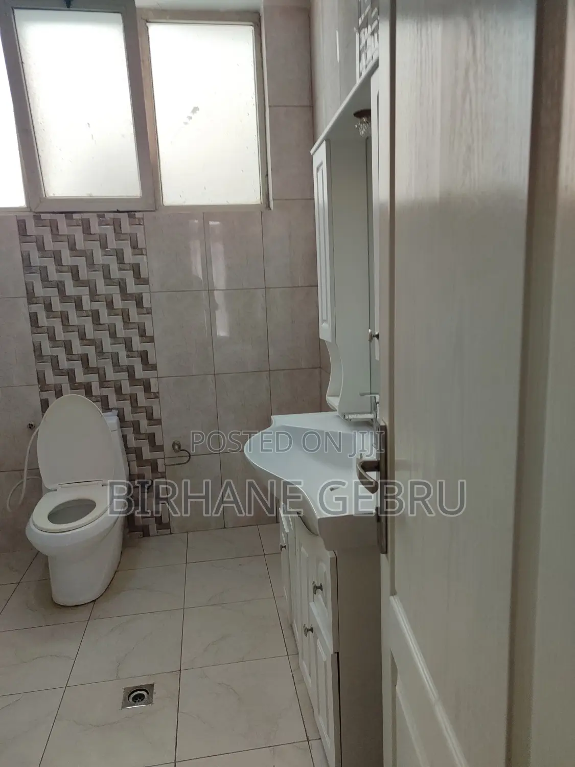 Furnished 6bdrm House in G+2 House, Bole for rent