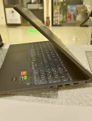New Laptop HP Victus 15 16GB AMD Ryzen 7 SSD 1T