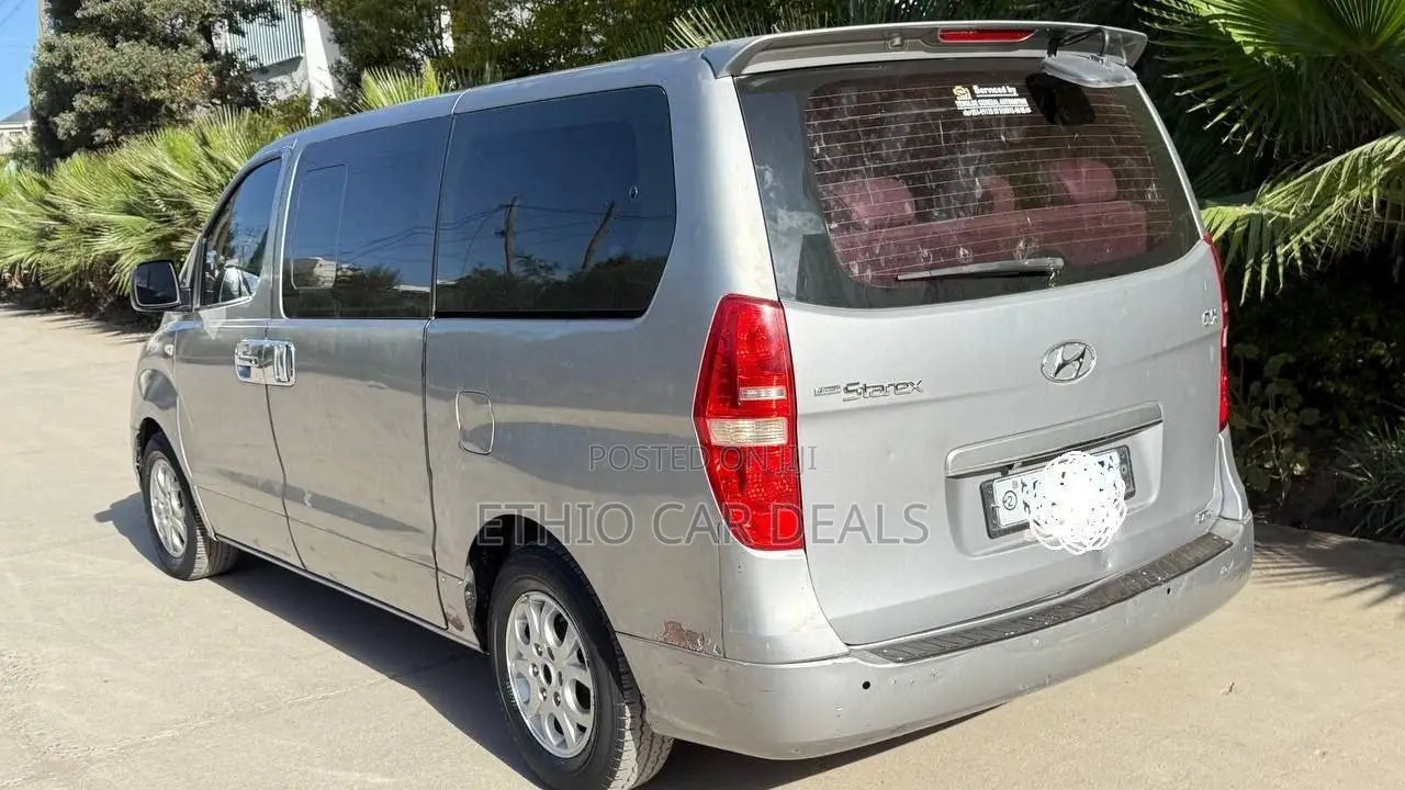Hyundai Starex 2012 Silver