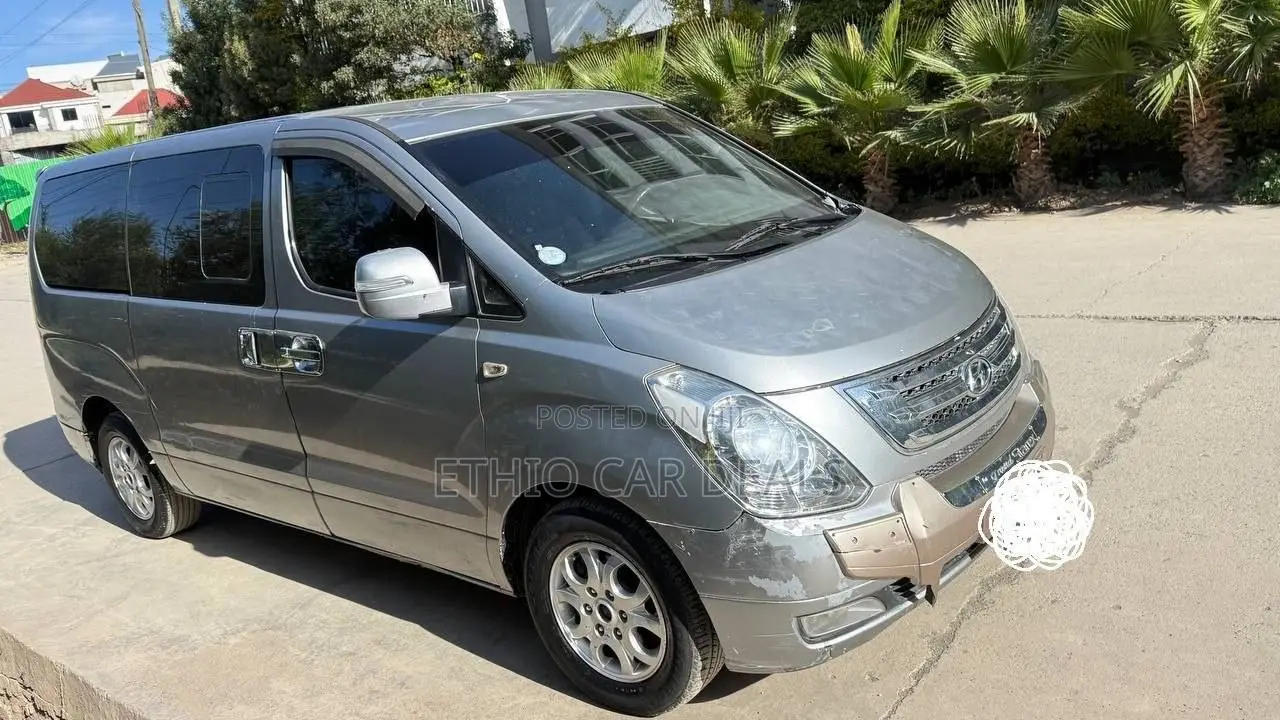 Hyundai Starex 2012 Silver