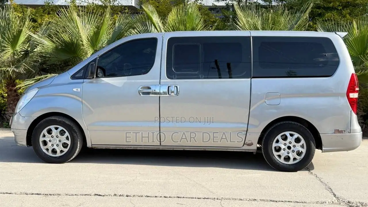 Hyundai Starex 2012 Silver