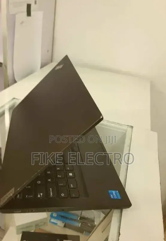 New Laptop Lenovo ThinkPad E14 Gen 5 16GB Intel Core i5 SSD 512GB