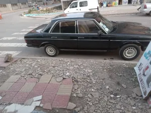 Mercedes-Benz W123 1981 Blue