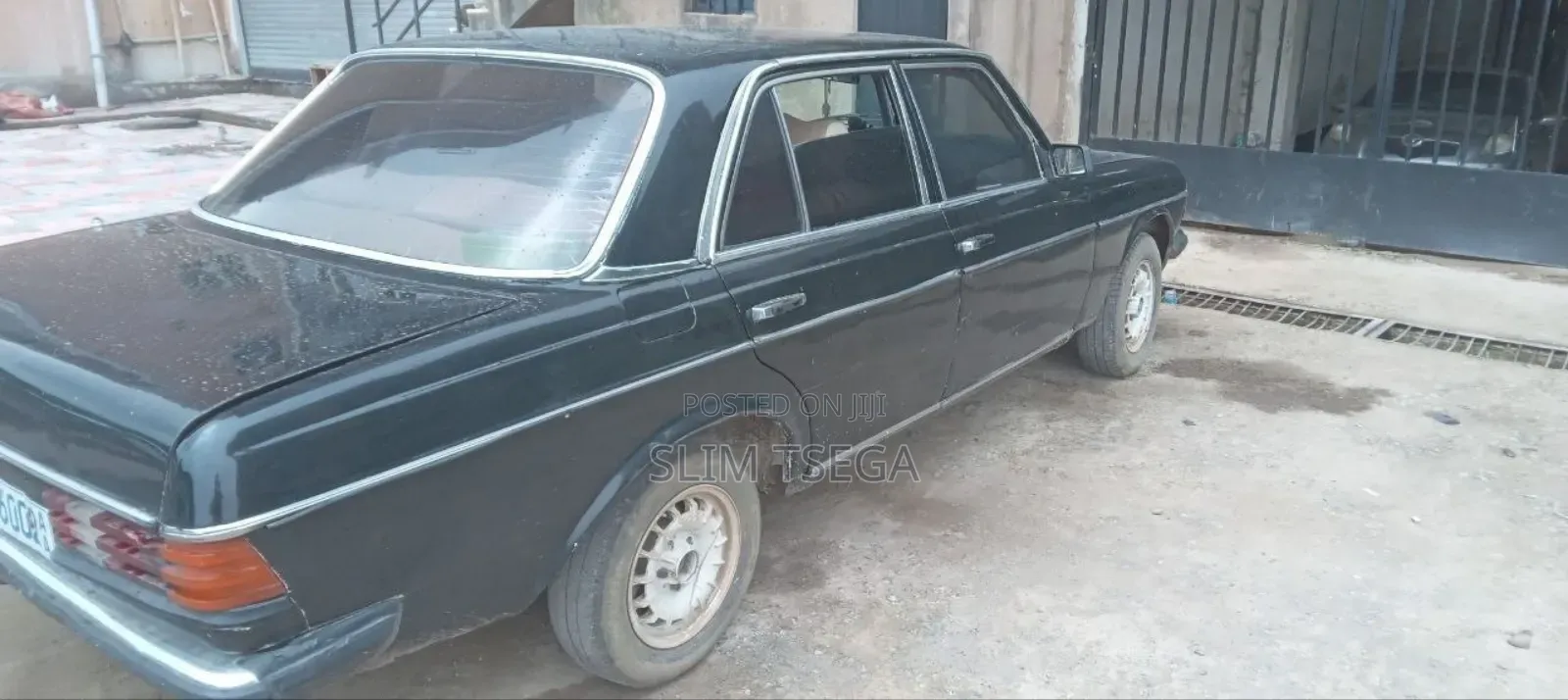 Mercedes-Benz W123 1981 Blue