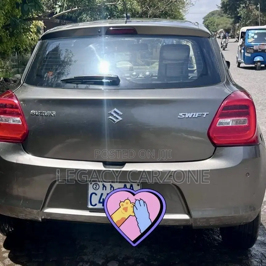 Suzuki Swift 2022 Brown