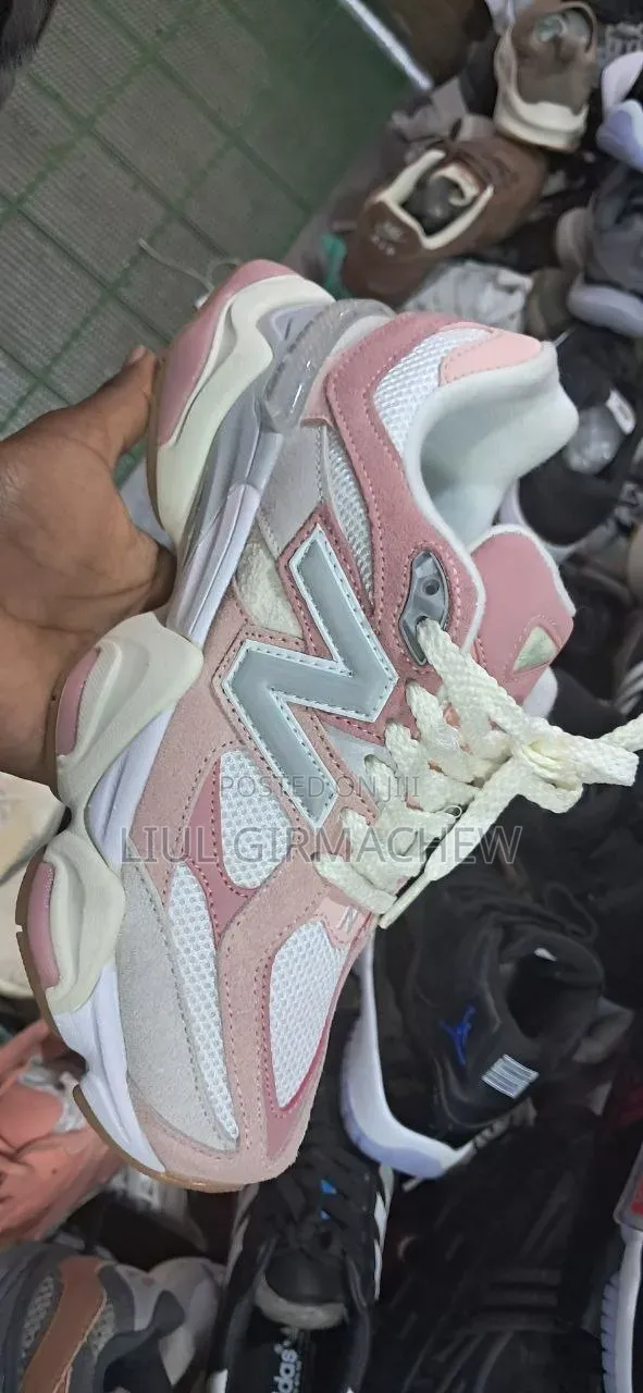 New Balance 9060