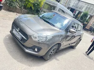 Suzuki Swift 2022 Gray