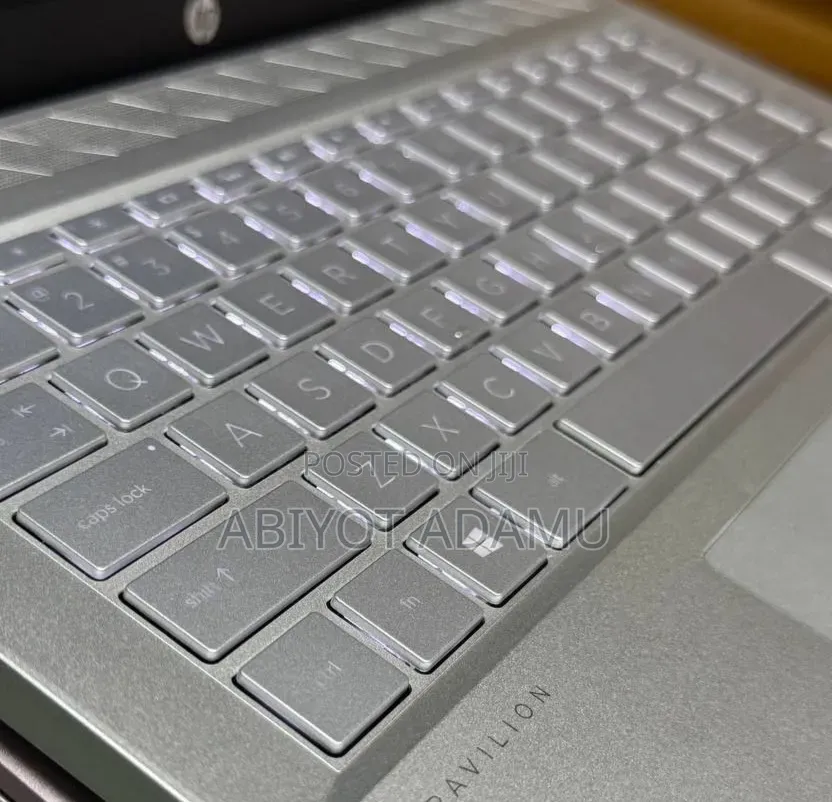 New Laptop HP 550 16GB Intel Core i5 SSD 256GB