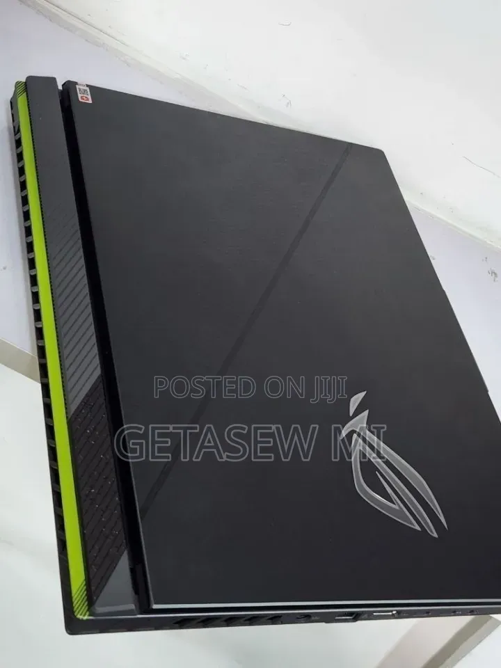 New Laptop Asus ROG Strix G15 16GB Intel Core i9 SSD 1T
