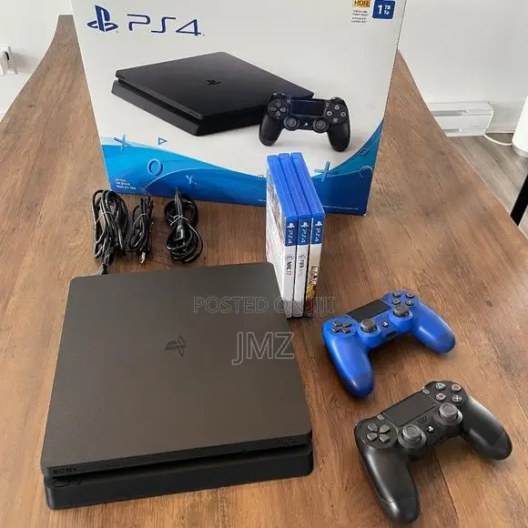 አዲስ የገቡ Ps4 With 2 Original Joysticks በአሪፍ ዋጋ