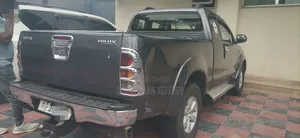 Toyota Hilux 2010 Gray