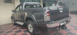 Toyota Hilux 2010 Gray