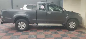 Toyota Hilux 2010 Gray
