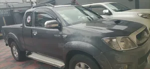 Toyota Hilux 2010 Gray